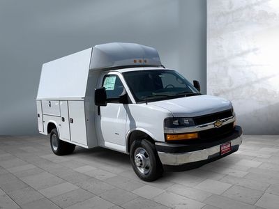 2025 Chevrolet Express Commercial Cutaway - Photo 2