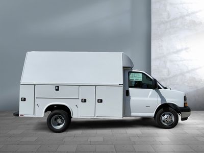 2025 Chevrolet Express Commercial Cutaway - Photo 5