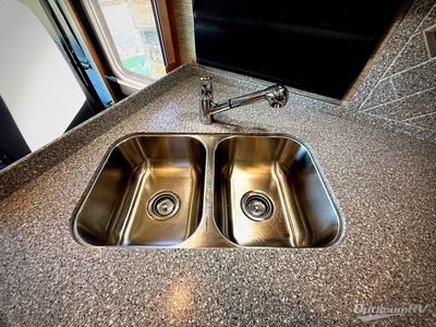 2017 Newmar Bay Star - Photo 9