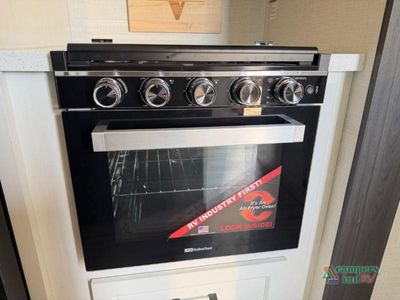 2026 Venture RV SportTrek Touring Edition — photo 21 view