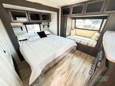 2026 Venture RV SportTrek Touring Edition — photo 41 view