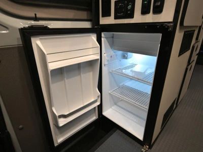 2026 Winnebago REVEL SPORT - Photo 9