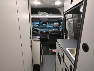 2026 Winnebago REVEL SPORT - Photo 5