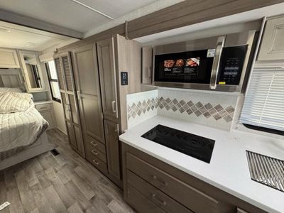 2026 Thor Motor Coach Palazzo GT - Photo 17