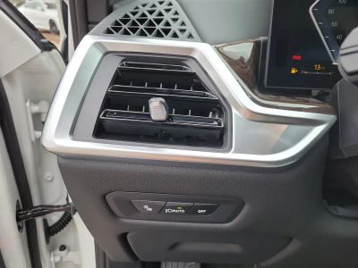 2026 BMW X5 — photo 20 view
