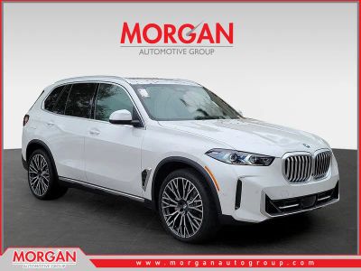 2026 BMW X5 xDrive40i in Mineral White Metallic — front three-quarter view