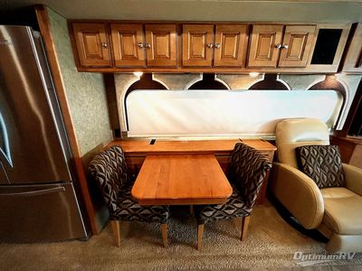 2016 Winnebago Adventurer - Photo 10