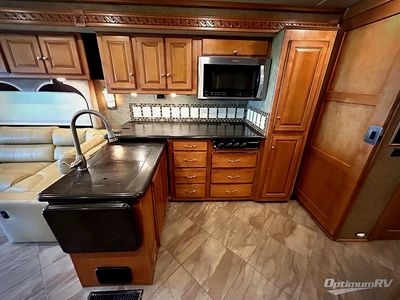 2016 Winnebago Adventurer - Photo 5
