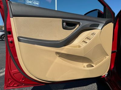 2013 Hyundai Elantra GLS - Photo 12