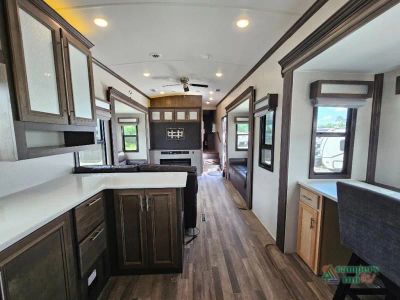 2019 Forest River RV Cardinal — photo 9 view