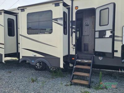 2019 Forest River RV Cardinal — engine compartment view
