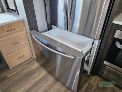 2019 Forest River RV Cardinal — photo 23 view