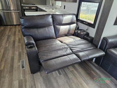 2019 Forest River RV Cardinal — photo 30 view