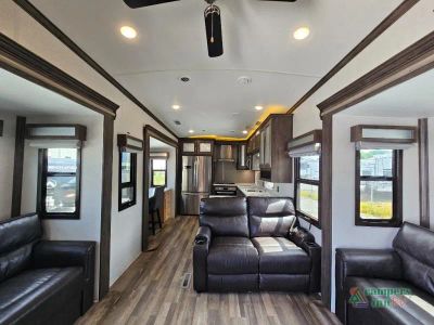 2019 Forest River RV Cardinal — photo 8 view