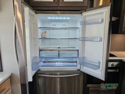 2019 Forest River RV Cardinal — photo 22 view