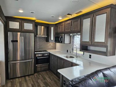 2019 Forest River RV Cardinal — photo 10 view