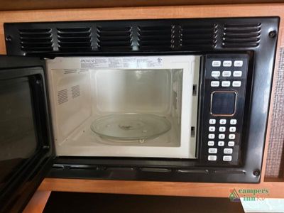 2015 Shasta RVs Phoenix — photo 11 view