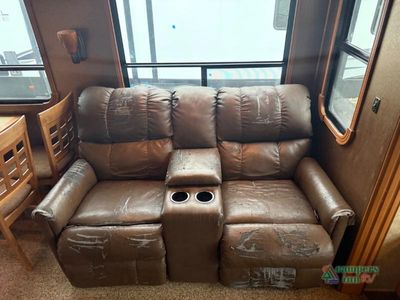 2015 Shasta RVs Phoenix — photo 20 view