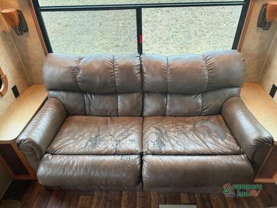 2015 Shasta RVs Phoenix — photo 17 view