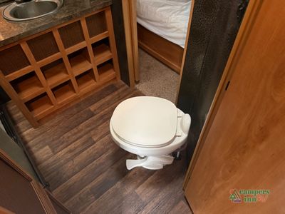 2015 Shasta RVs Phoenix — photo 26 view
