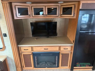 2015 Shasta RVs Phoenix — photo 16 view