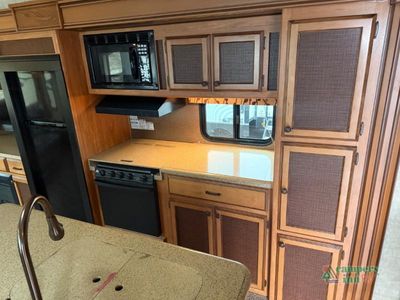 2015 Shasta RVs Phoenix — photo 9 view