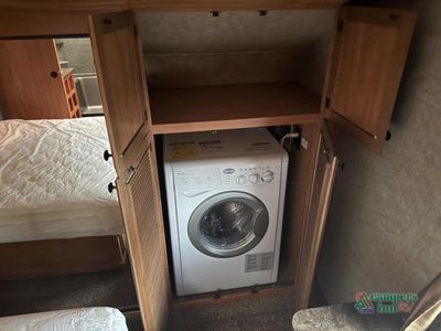 2015 Shasta RVs Phoenix — photo 34 view