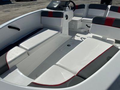 2024 TAHOE T16 - Photo 6
