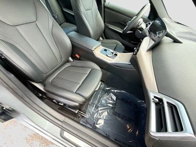 2025 BMW 3 Series — photo 15 view