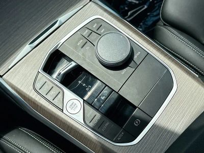 2025 BMW 3 Series — photo 29 view