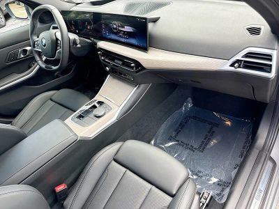 2025 BMW 3 Series — photo 14 view