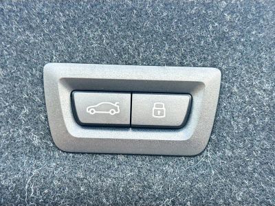 2025 BMW 3 Series — photo 13 view