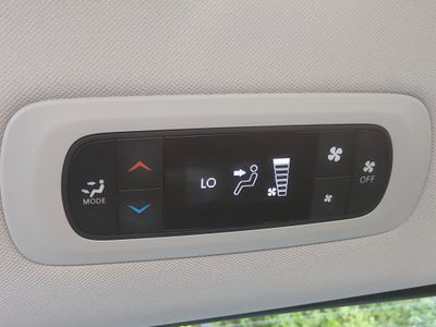 2023 Chrysler Voyager — photo 21 view