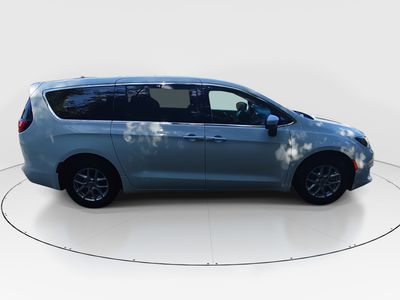 2023 Chrysler Voyager — photo 8 view