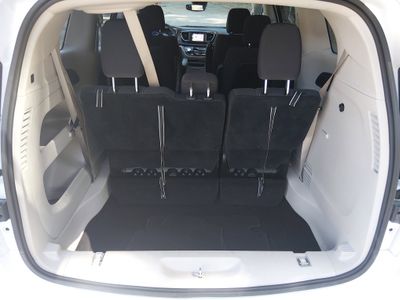 2023 Chrysler Voyager — photo 11 view