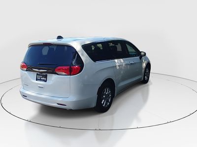 2023 Chrysler Voyager — photo 7 view