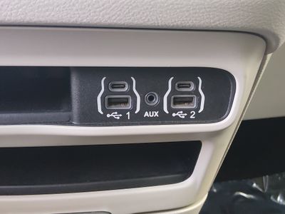 2023 Chrysler Voyager — photo 19 view