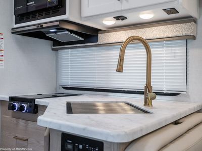2026 Thor Motor Coach Chateau - Photo 15