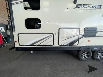 2021 Venture RV SportTrek - Photo 9
