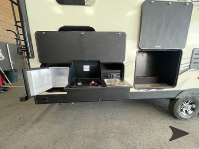 2021 Venture RV SportTrek - Photo 11