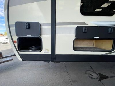 2021 Venture RV SportTrek - Photo 15