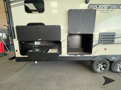 2021 Venture RV SportTrek - Photo 10