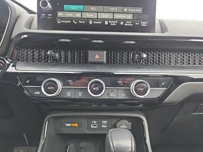 2023 Honda CR-V Hybrid Sport Touring — photo 16 view