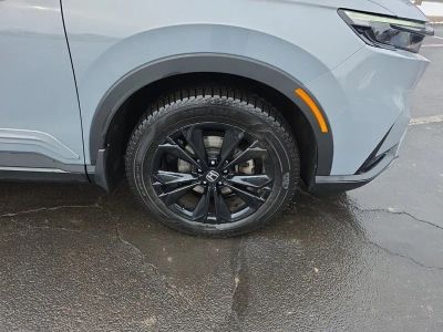 2023 Honda CR-V Hybrid Sport Touring — photo 10 view