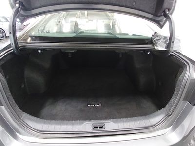 2025 Nissan Altima - Photo 11