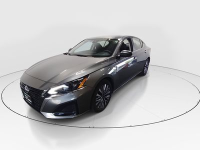 2025 Nissan Altima - Photo 3