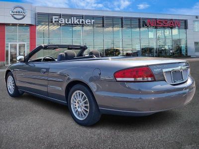 2004 Chrysler Sebring — interior view