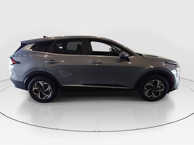 2025 Kia Sportage — photo 8 view