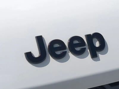 2026 Jeep Grand Cherokee — photo 13 view