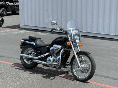 2007 Honda® VT600CD7 — front three-quarter view